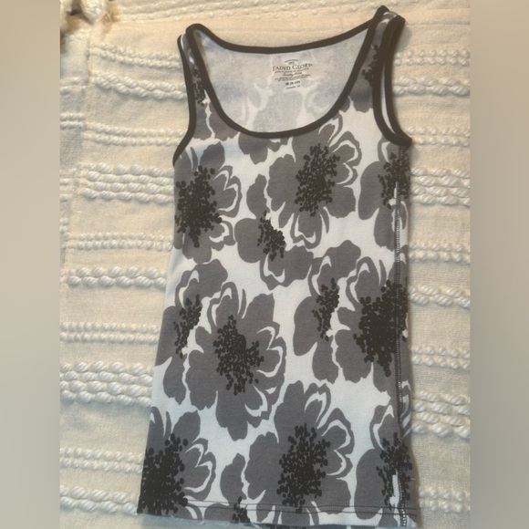 Faded Glory Tops - 🌸 $3 if bundled - Medium ( 8 - 10 ) Faded Glory Ribbed Floral Tank Top Stretchy